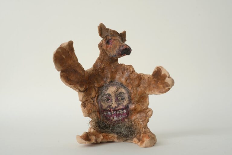 Bauchrednerbär